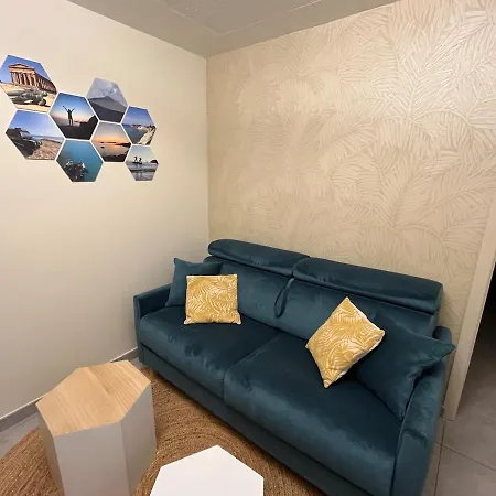 Panoramic View, Quiet, Modern, Wi-fi, Parking *