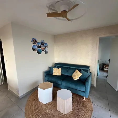 Panoramic View, Quiet, Modern, Wi-fi, Parking *