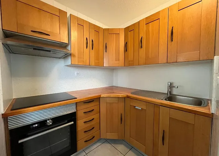 아파트 Panoramic View, Quiet, Modern, Wi-fi, Parking