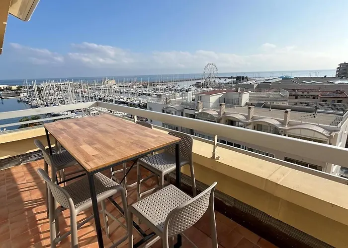 아파트 Panoramic View, Quiet, Modern, Wi-fi, Parking 카네트