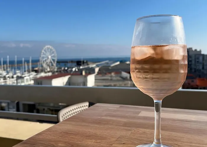 Panoramic View, Quiet, Modern, Wi-fi, Parking 카네트