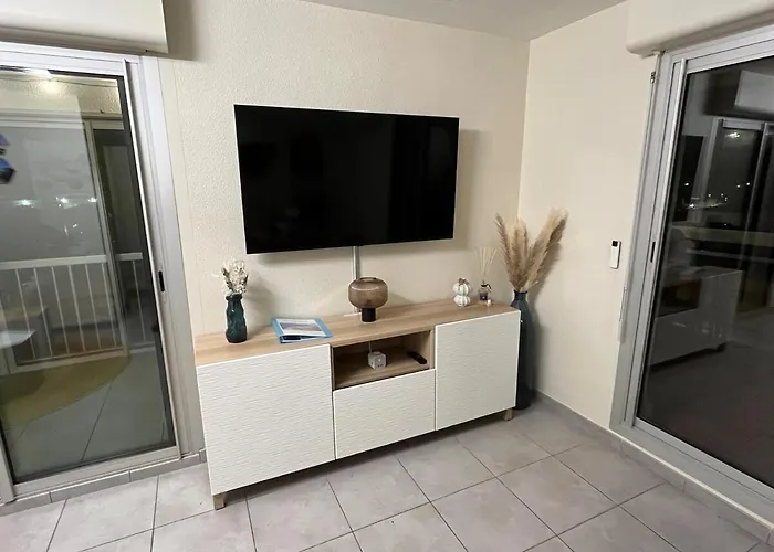 Panoramic View, Quiet, Modern, Wi-fi, Parking 아파트 카네트