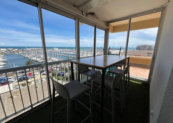 아파트 Panoramic View, Quiet, Modern, Wi-fi, Parking 카네트