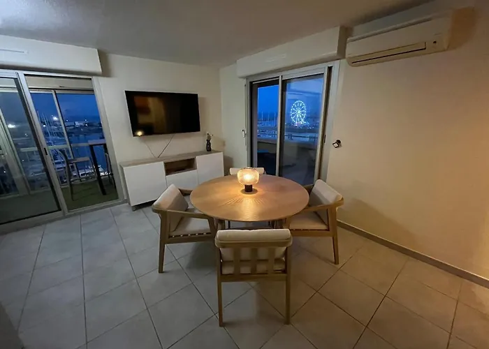 아파트 Panoramic View, Quiet, Modern, Wi-fi, Parking 카네트